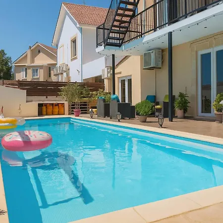 Pensionat Modern Sea View In With Private Pool Voroklini