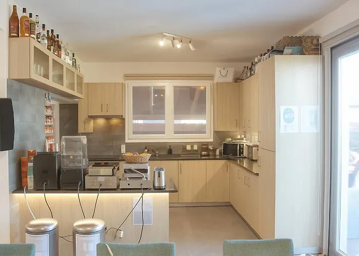 Modern Sea View In With Private Pool Voroklini